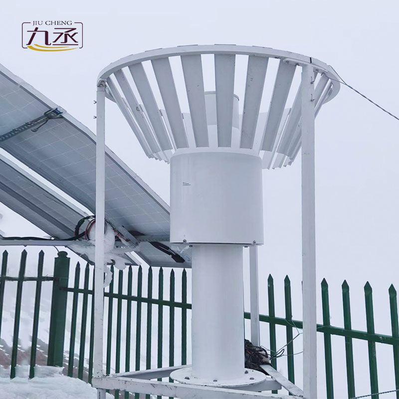 西藏海拔4300米高位安裝稱重式雨雪量監(jiān)測站